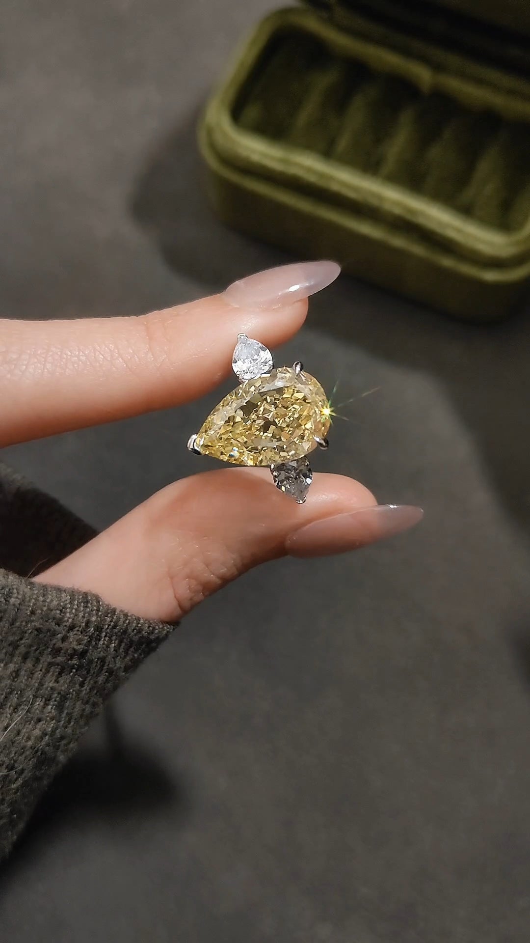 梨形冰花切透黃鑽戒