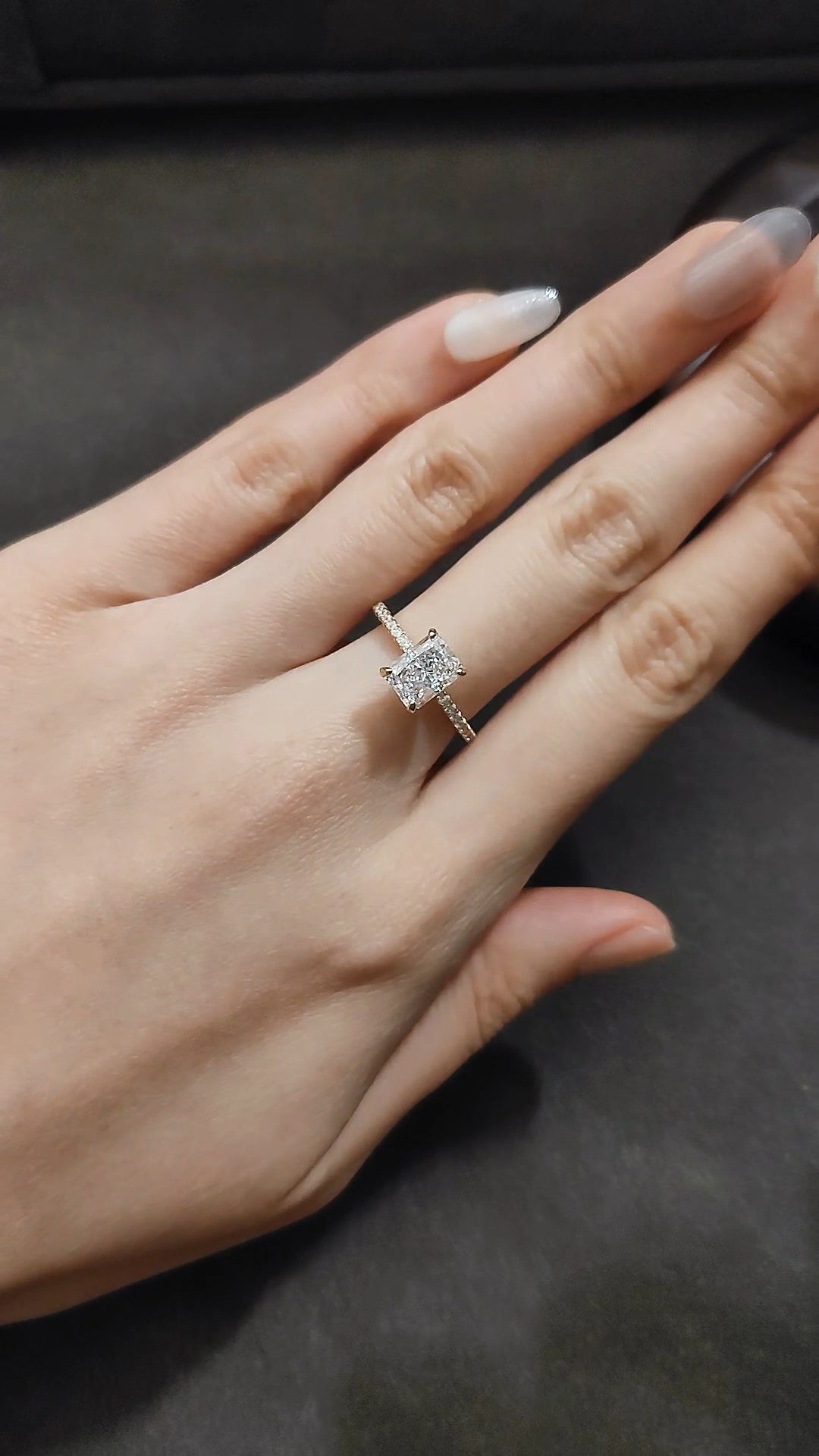 方形小冰花玫瑰金鑽戒