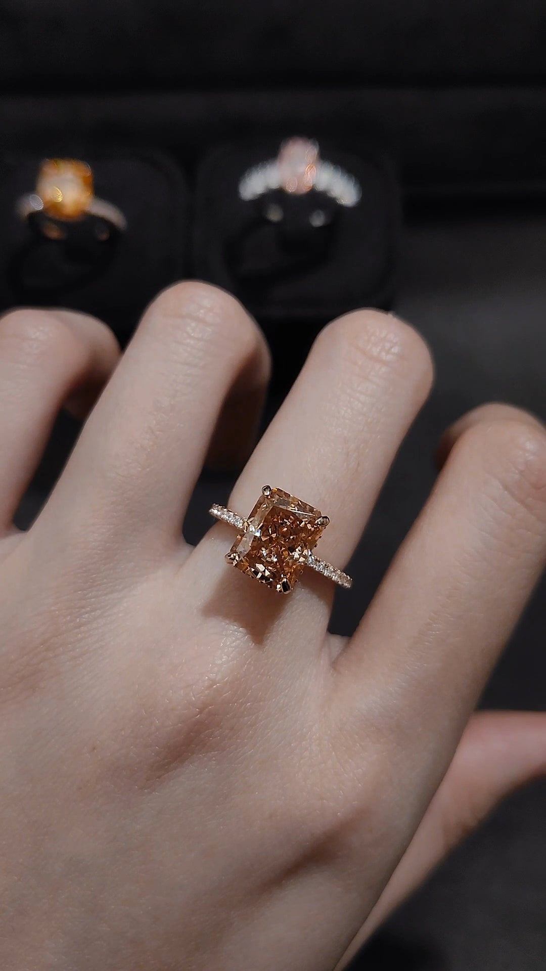 方形冰花日落橙鑽戒