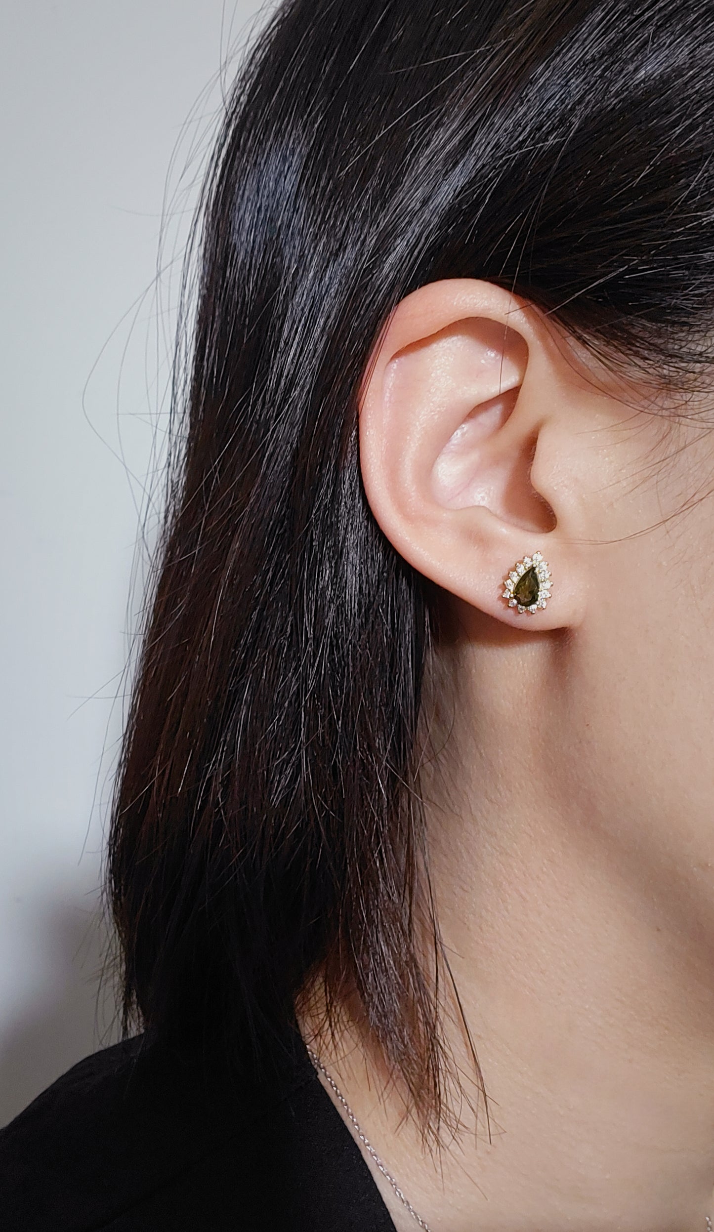 Retro olive green teardrop earrings