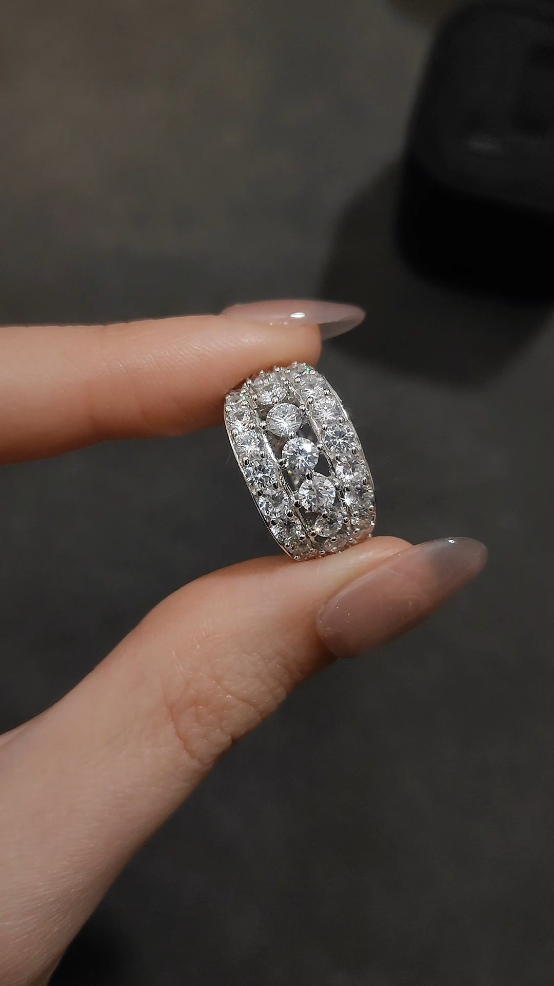 三倍冰花圓鑽貴婦排戒