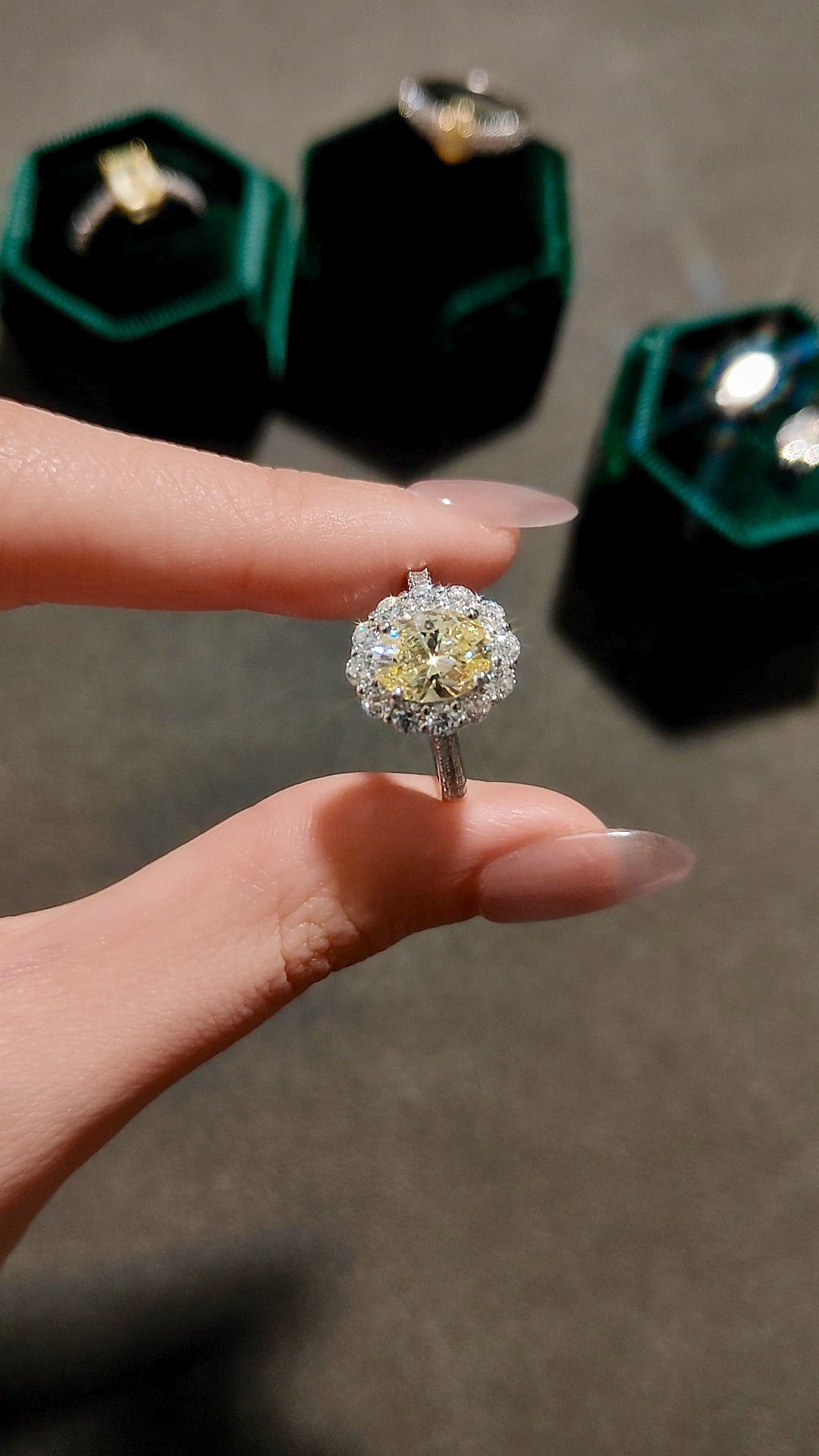 太陽花冰花淺黃鑽戒