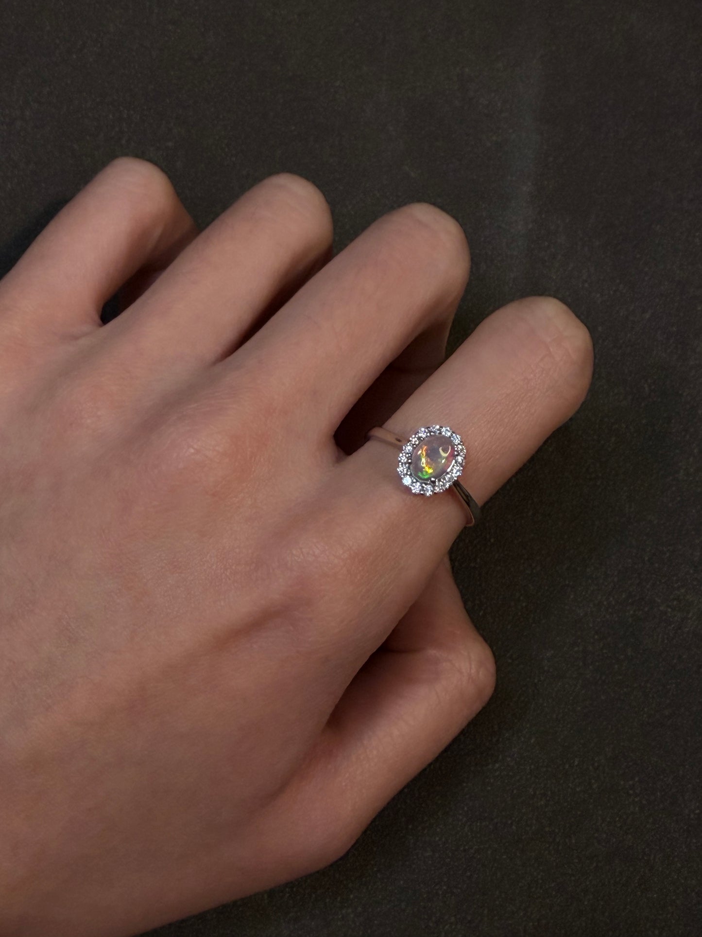 黛妃非洲歐泊活圍戒