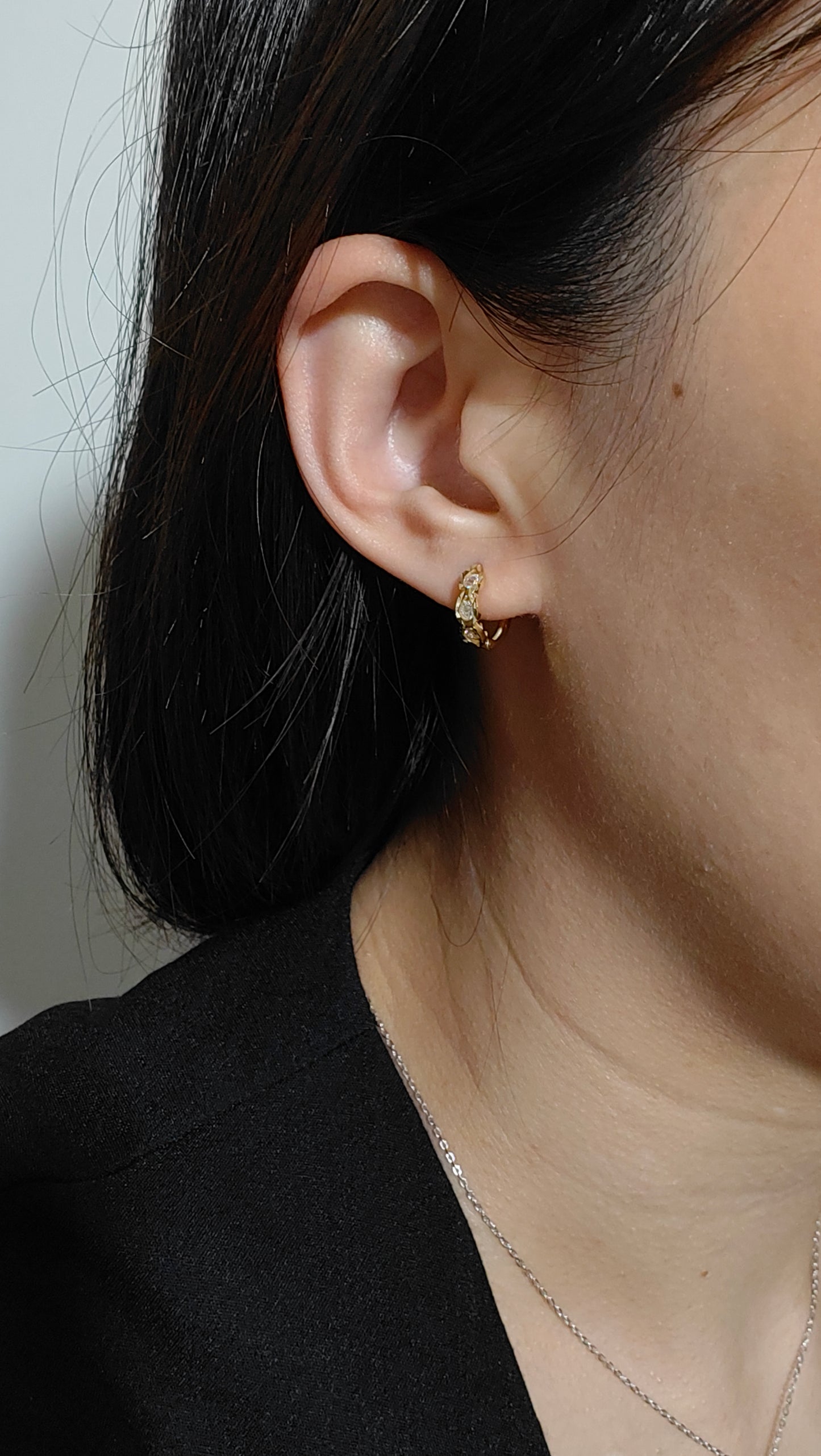 Water drop carved ice flower earrings