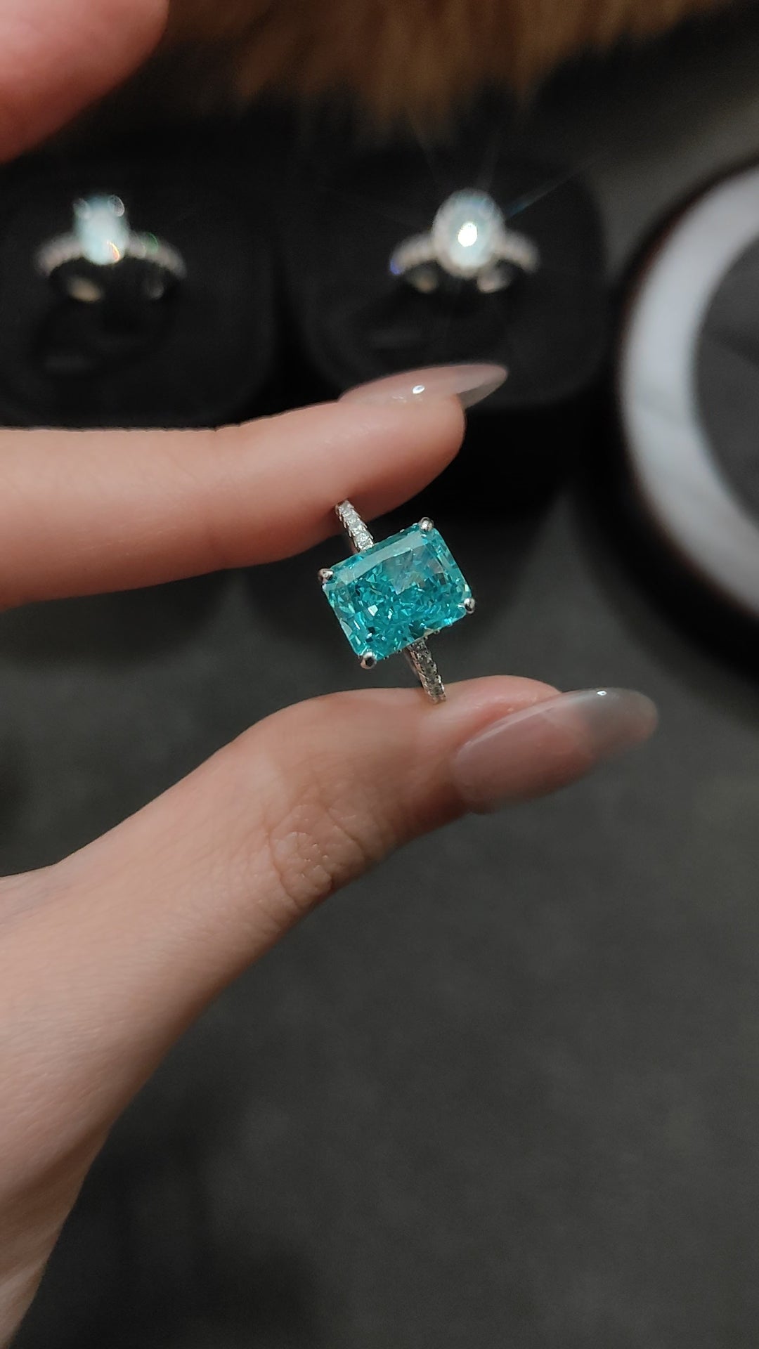 方糖帕拉伊巴霓虹鑽戒