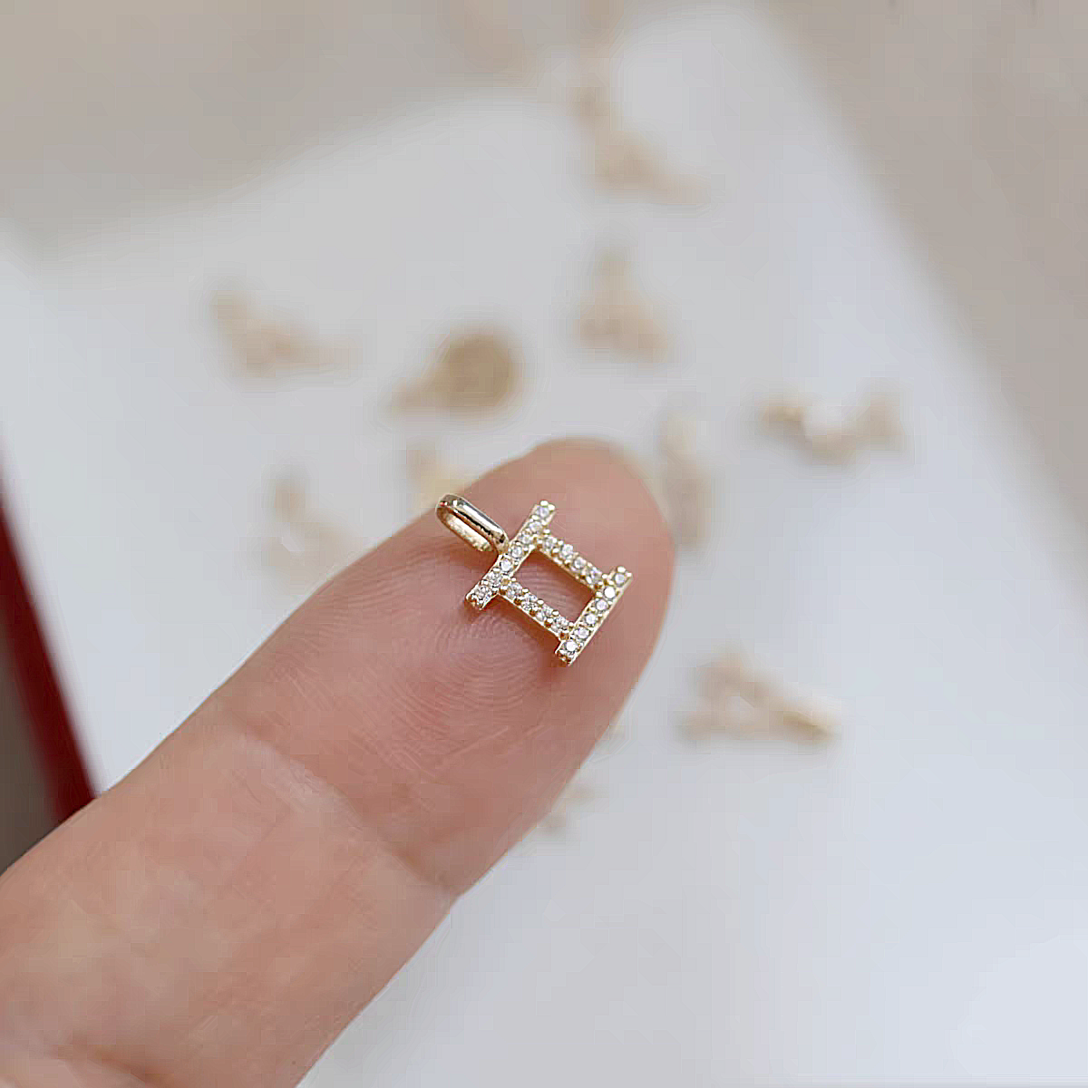 {Haute couture pure gold} 9K gold constellation necklace