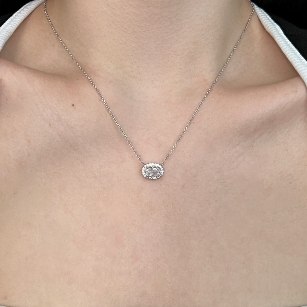 Haute couture horizontally inlaid ice flower pigeon egg necklace