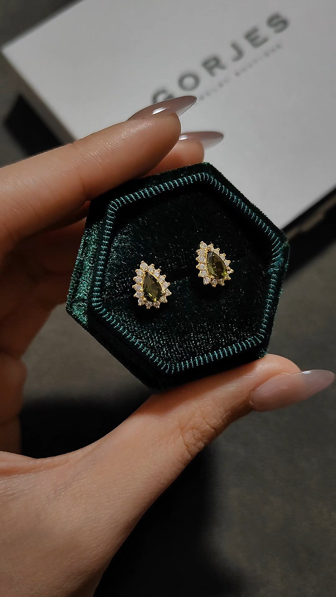 Retro olive green teardrop earrings
