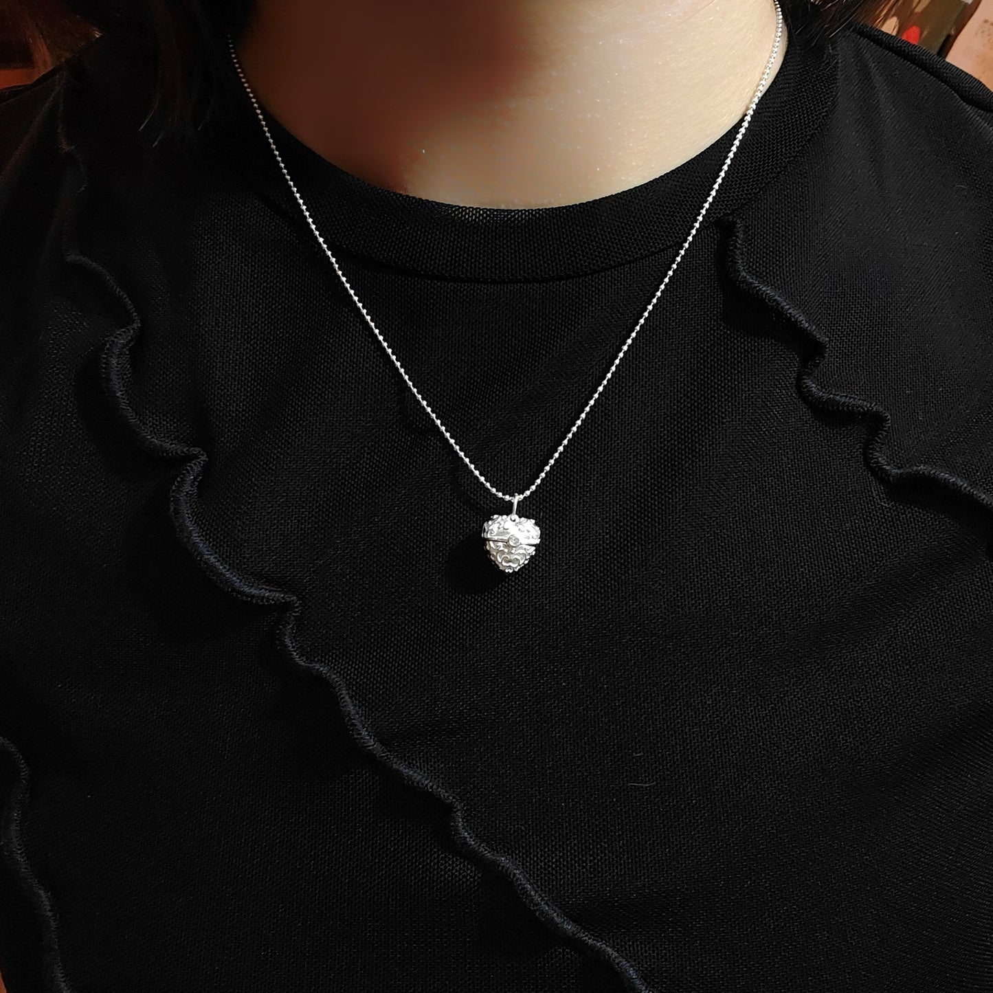 Matte carved heart gift box necklace